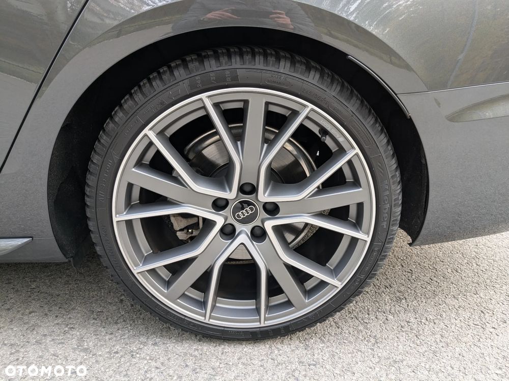 Audi A4 Limousine - 12