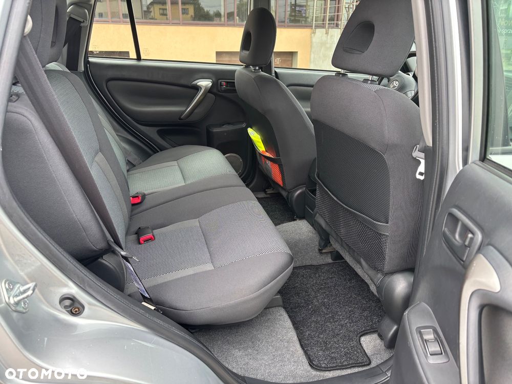 Toyota RAV4 2.0 VVT-i 4x4 - 6