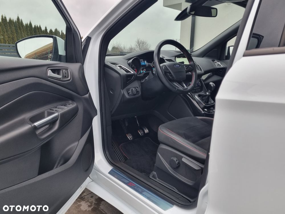 Ford Kuga 2.0 TDCi 4x2 ST-Line - 18