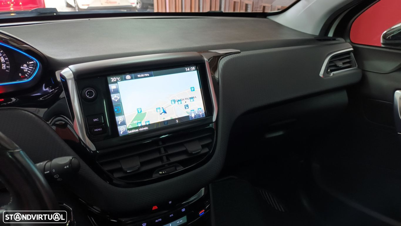 Peugeot 2008 1.2 PureTech Allure - 38