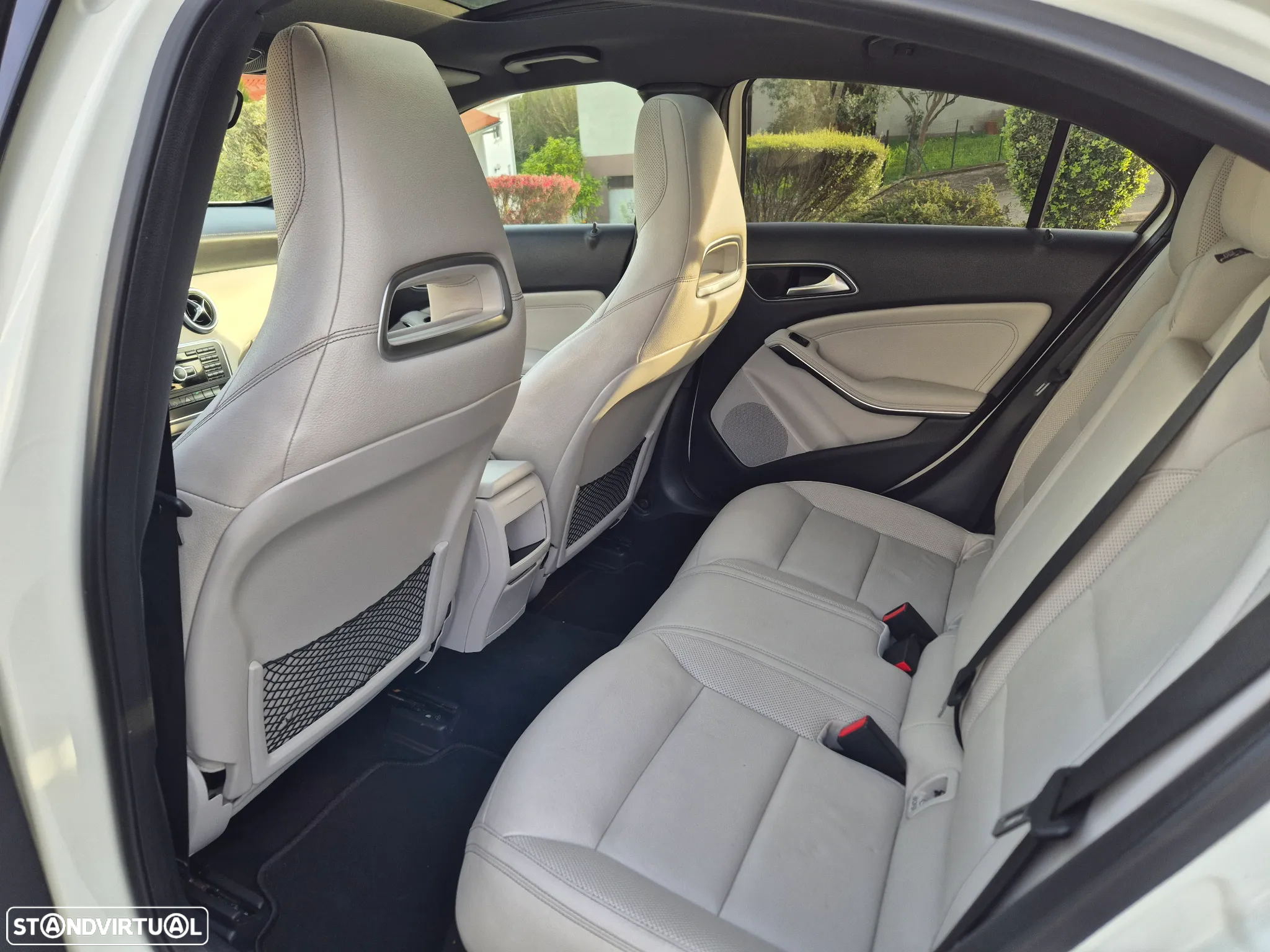 Mercedes-Benz A 220 CDI 4Matic 7G-DCT AMG Line - 9