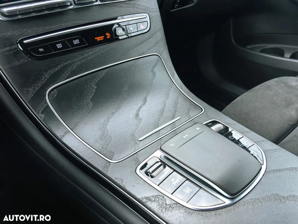 Mercedes-Benz GLC 300 de 4Matic 9G-TRONIC AMG Line - 27