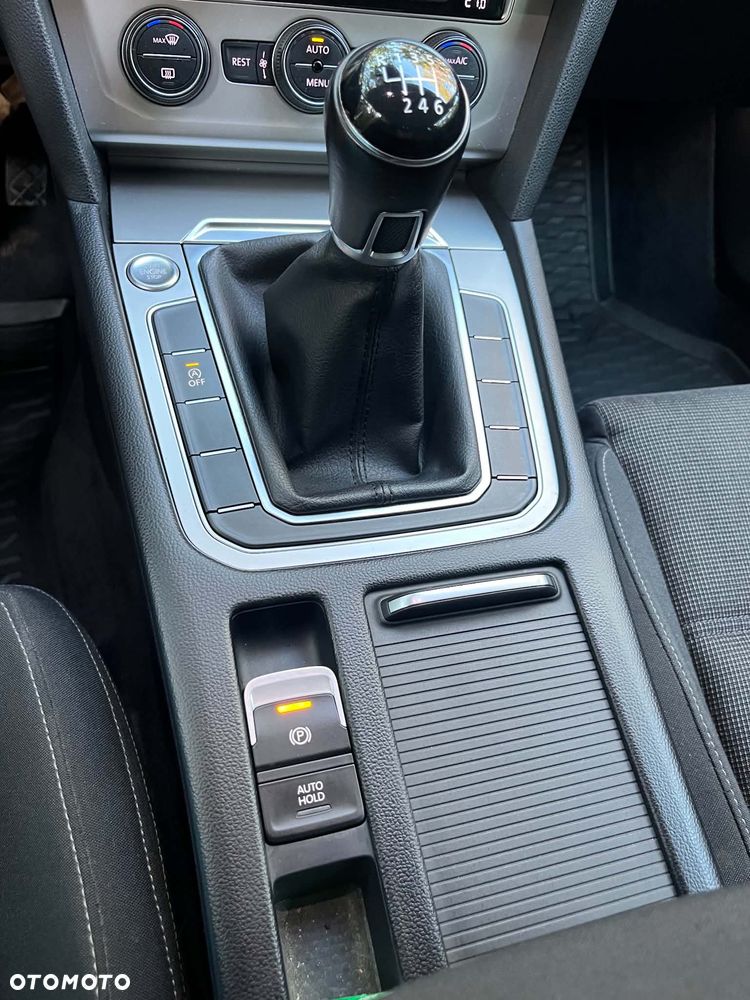 Volkswagen Passat 1.4 TSI BMT ACT Comfortline - 12