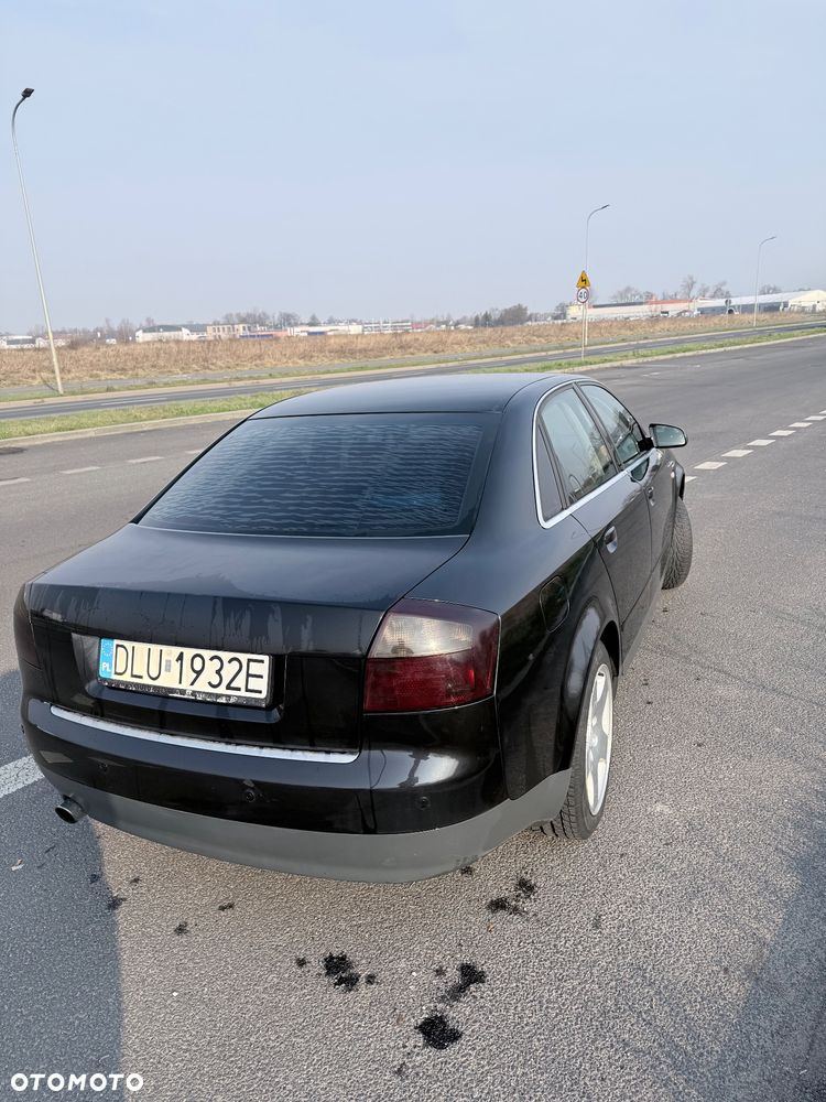 Audi A4 Limousine - 4