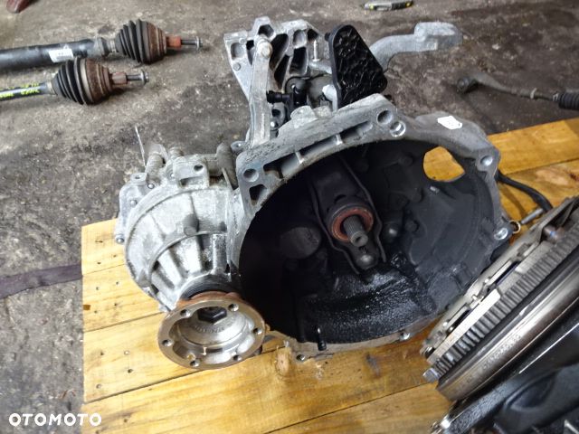 Skrzynia biegów VW Passat 1.8TSI  KVT - 3