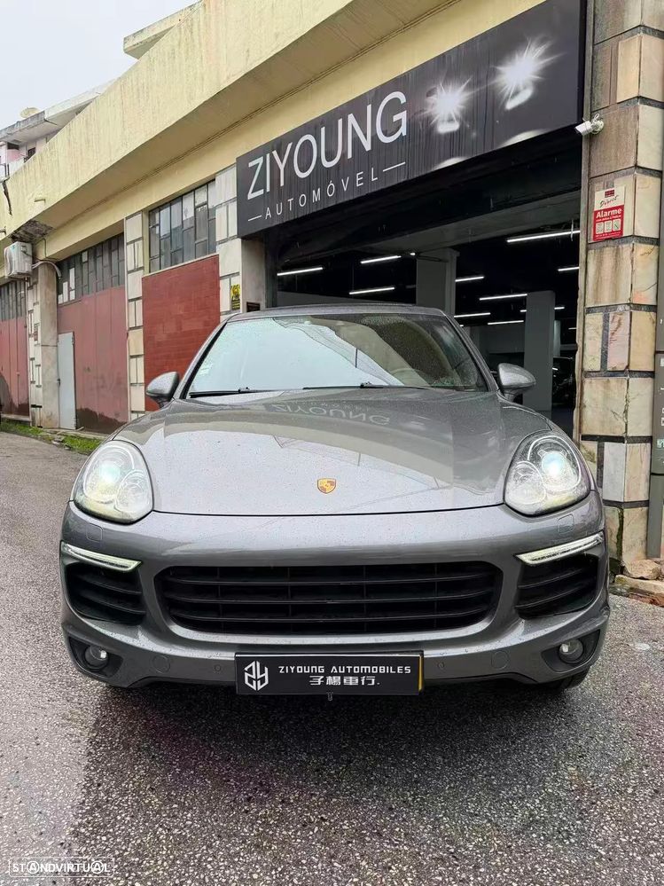 Porsche Cayenne S - 4