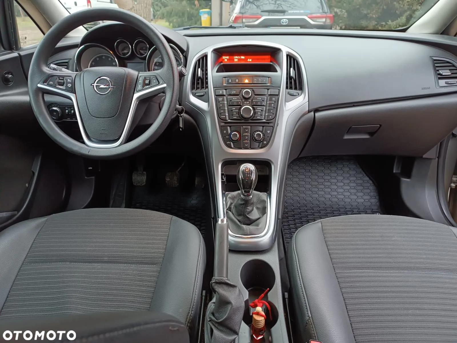 Opel Astra IV 1.4 T Cosmo - 13