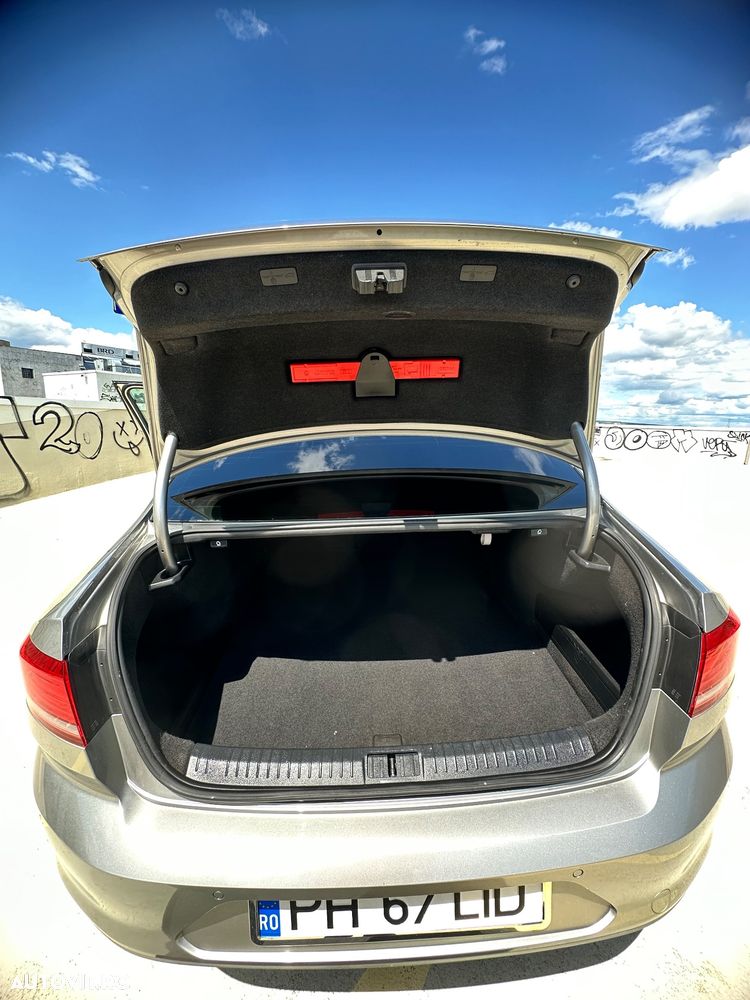 Volkswagen Passat 2.0 TDI Comfortline - 10