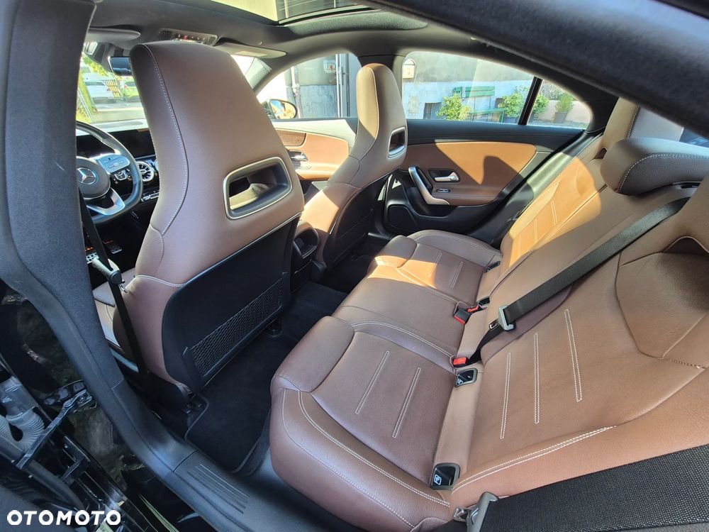 Mercedes-Benz CLA 250 4-Matic AMG Line 7G-DCT - 12