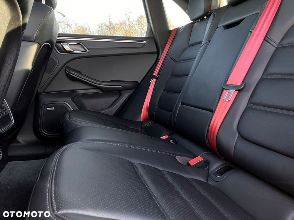 Porsche Macan T - 29