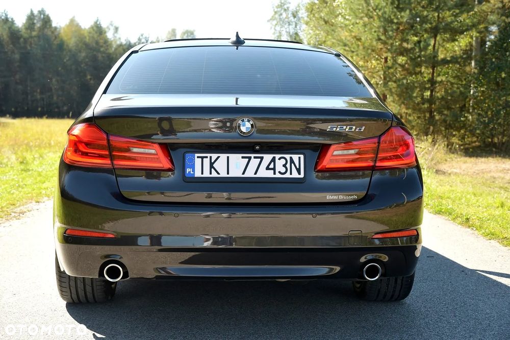 BMW Seria 5 520d Sport Line - 8