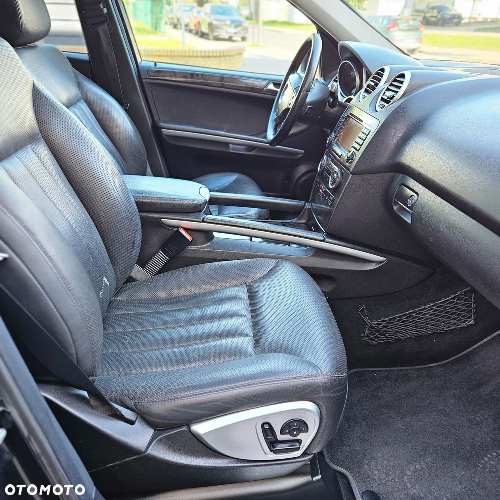 Mercedes-Benz ML - 14