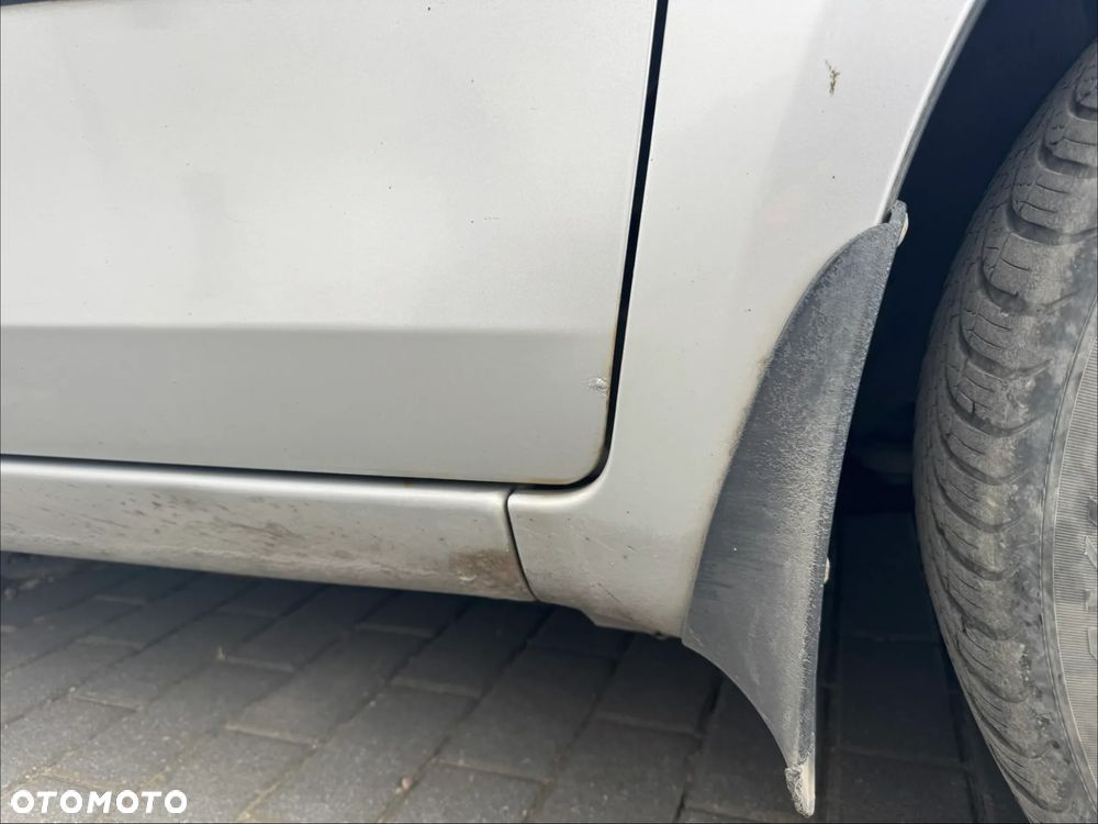 Toyota Yaris 1.3 Luna A/C - 24