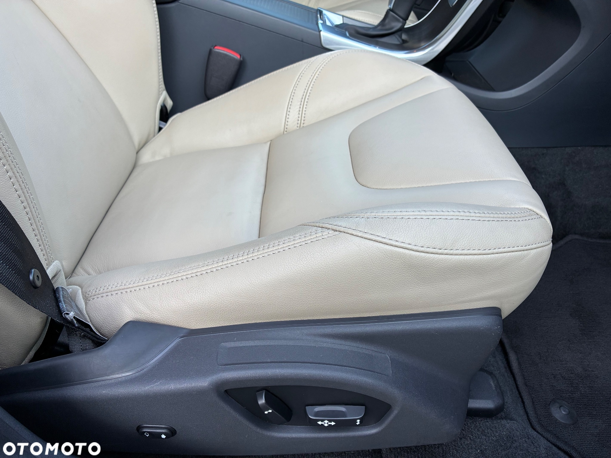 Volvo XC 60 D5 AWD Summum - 17