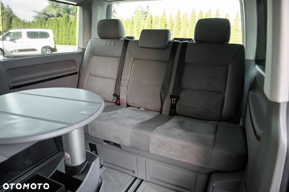 Volkswagen Multivan - 19