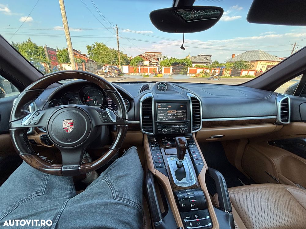 Porsche Cayenne - 2