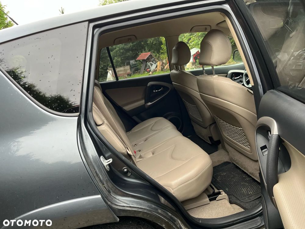 Toyota RAV4 2.2 D-4D X - 8