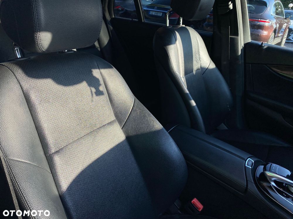 Mercedes-Benz Klasa E - 16