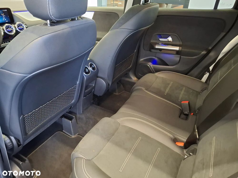Mercedes-Benz GLA 200 AMG Line - 24