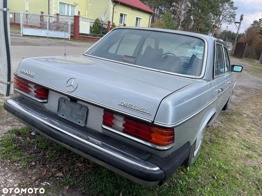Mercedes-Benz W123 - 7
