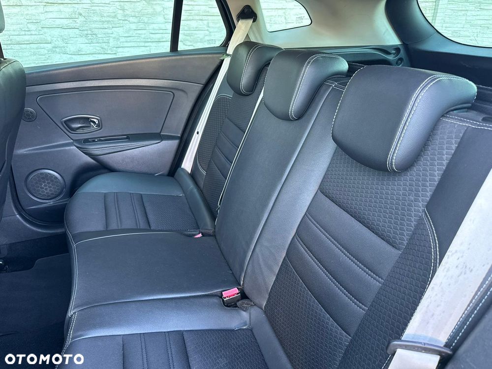 Renault Megane ENERGY dCi 130 BOSE EDITION - 6