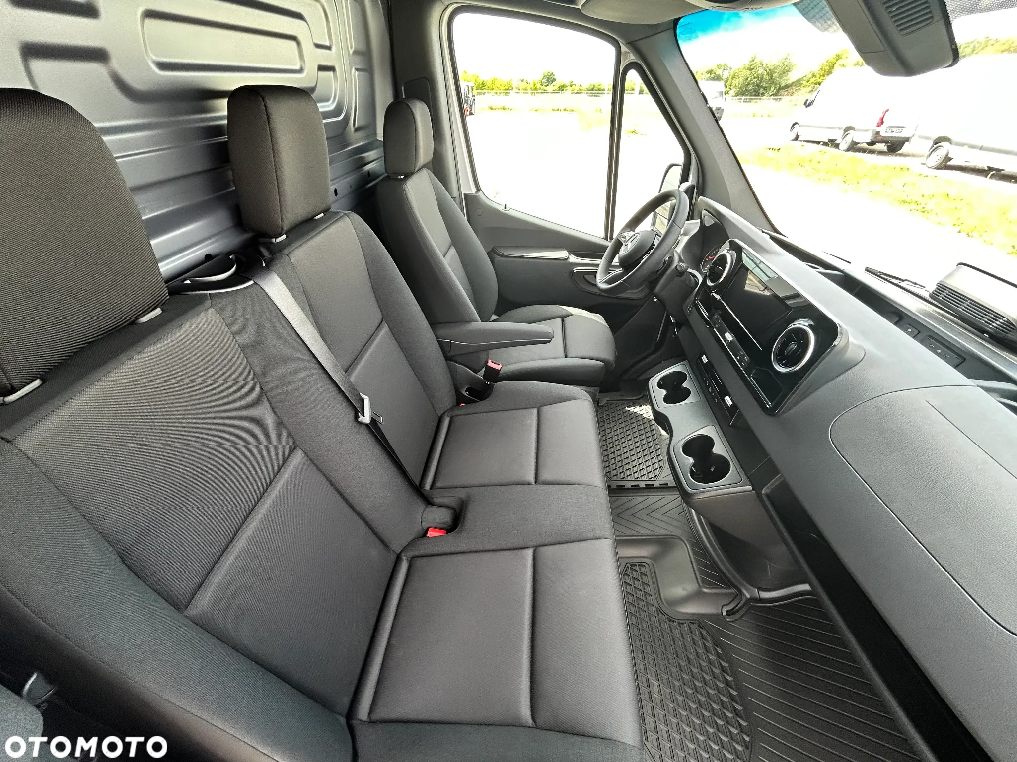 Mercedes-Benz SPRINTER 317 CDI FURGON DŁUGI - 22