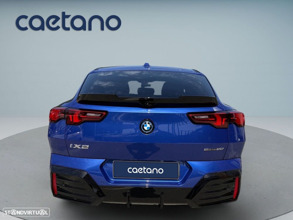 BMW iX2 eDrive20 Pack Desportivo M Pro - 15