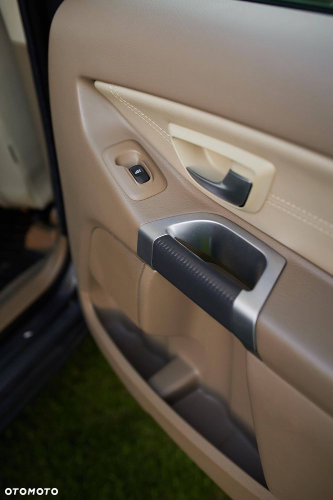 Volvo XC 90 - 23