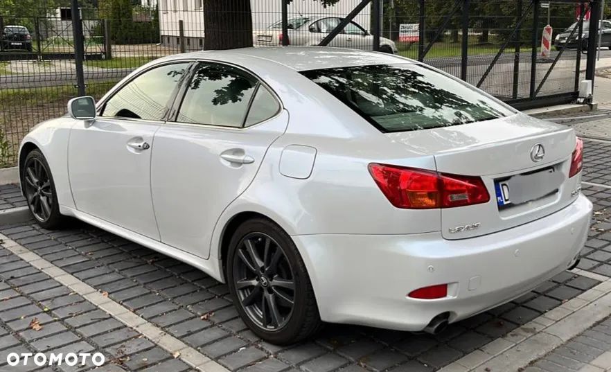 Lexus IS - 4