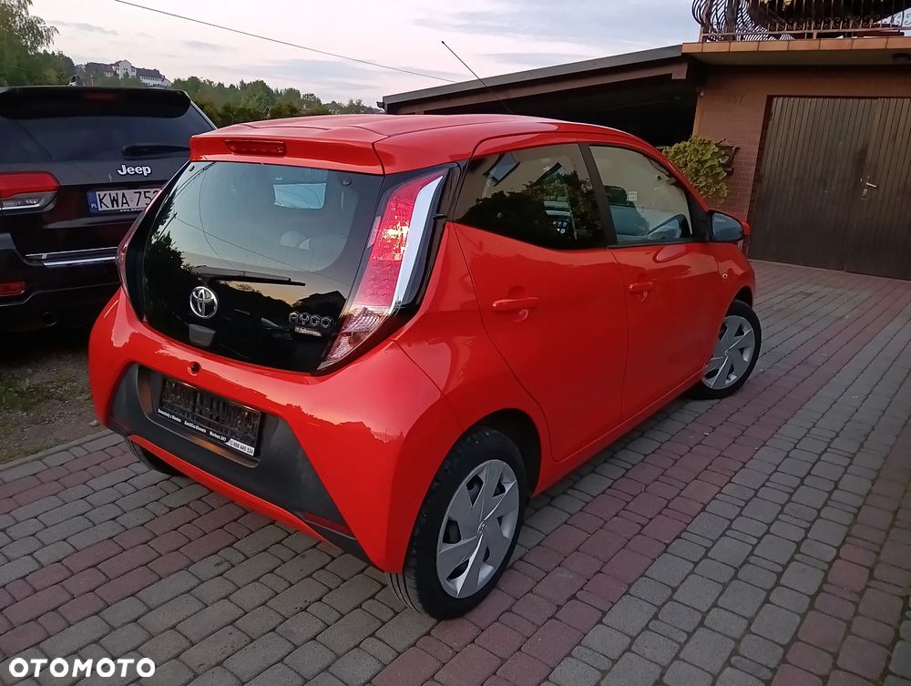 Toyota Aygo x-play touch - 8