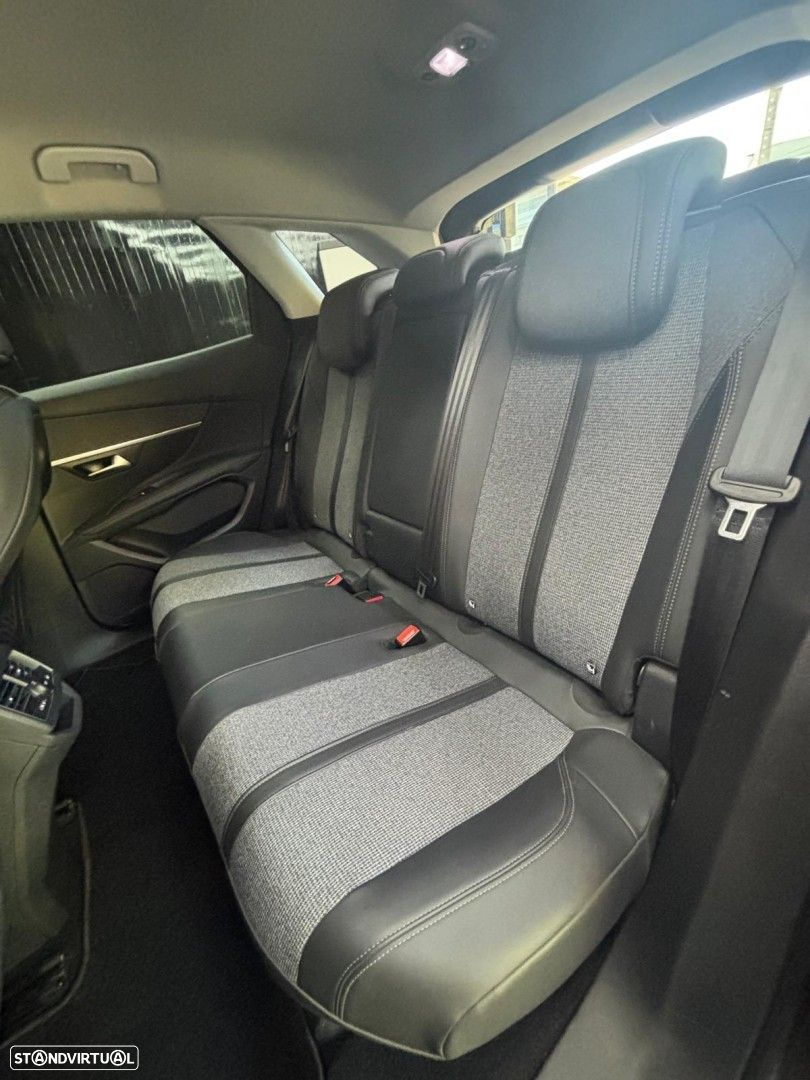 Peugeot 3008 1.5 BlueHDi Allure EAT8 - 7