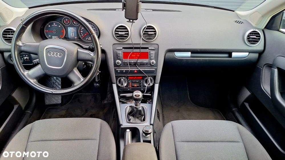 Audi A3 Sportback 1.6 TDI DPF Ambition - 8