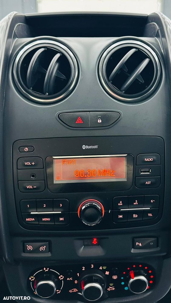 Dacia Duster SCe 115 4x2 Laureate - 23