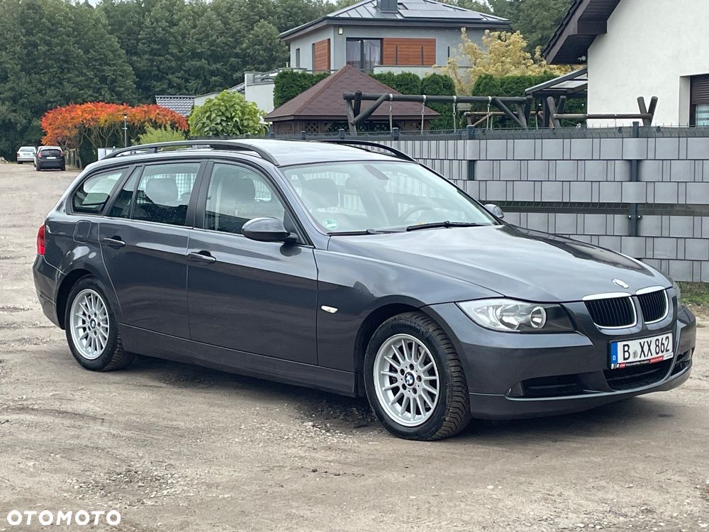BMW Seria 3 320i - 4