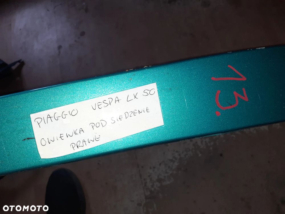 Piaggio vespa lx 50 owiewka pod siedzenie prawe - 4