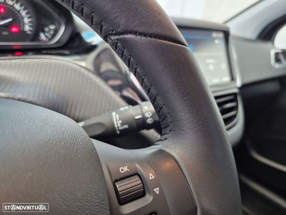 Peugeot 2008 1.2 PureTech Style - 13