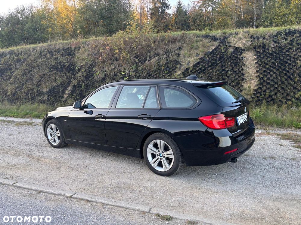 BMW Seria 3 318d Sport Line - 3