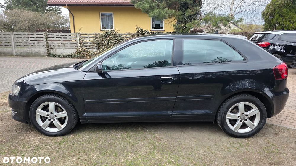 Audi A3 3-drzwiowe 1.6 TDI DPF Attraction - 23