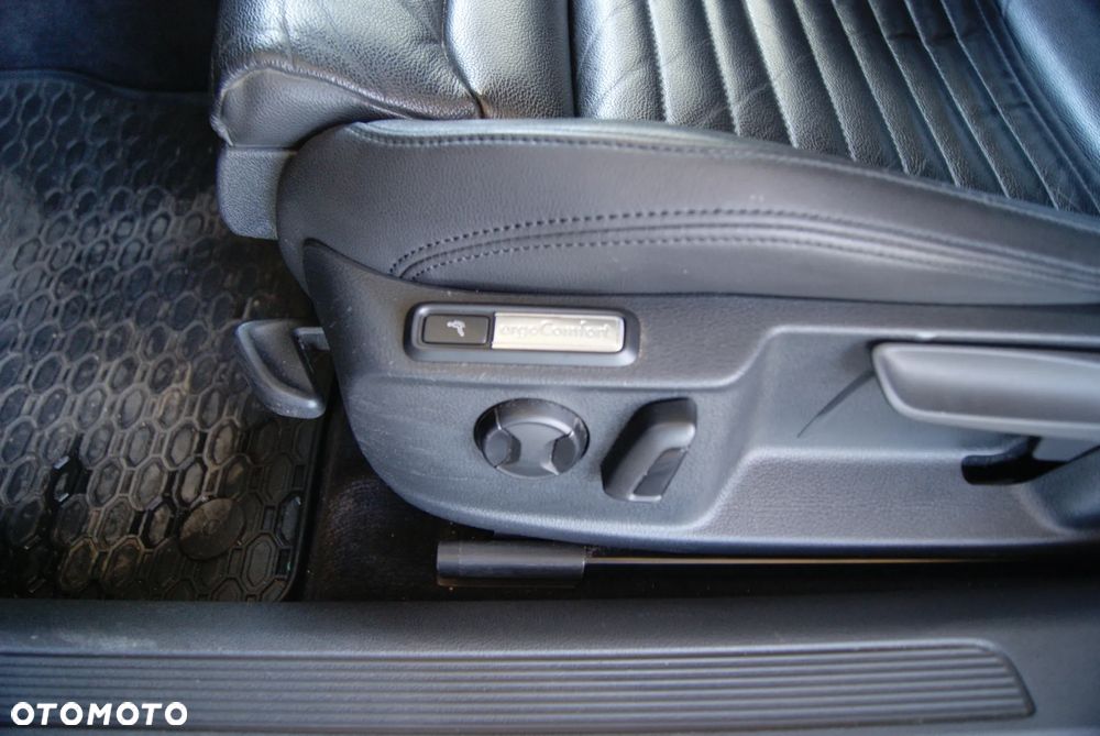 Volkswagen Passat 2.0 TDI (BlueMotion Technology) DSG Highline - 18