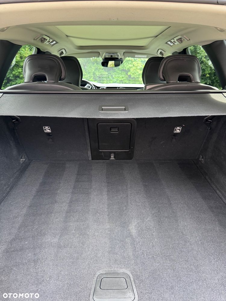 Volvo XC 60 B4 D AWD Geartronic Momentum Pro - 18