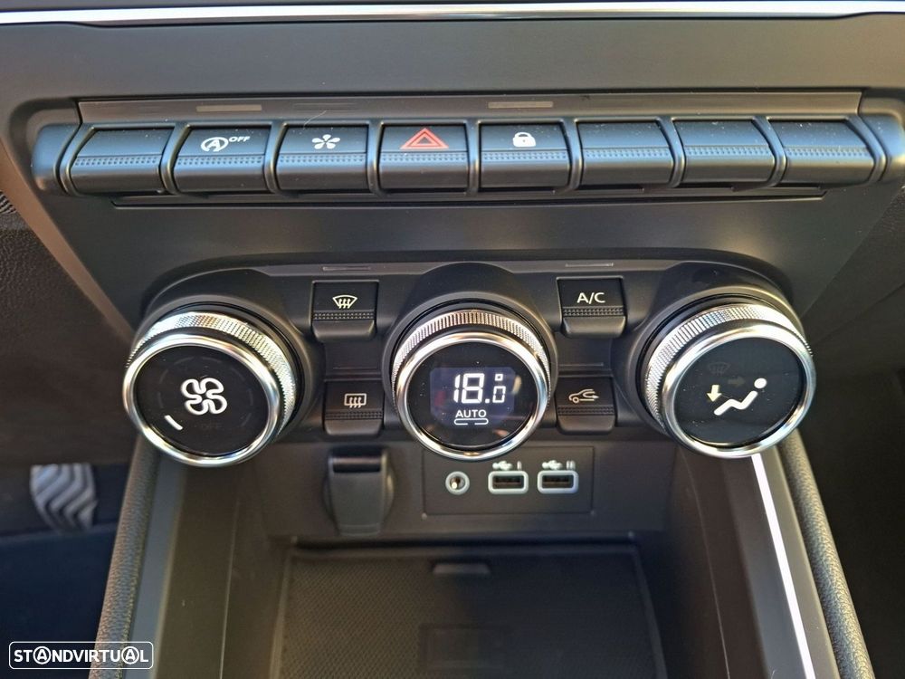 Renault Clio 1.0 TCe Techno Bi-Fuel - 22