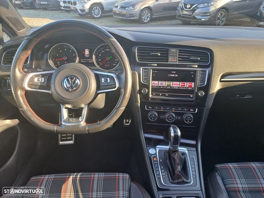VW Golf 2.0 TSi GTi DSG Performance - 11