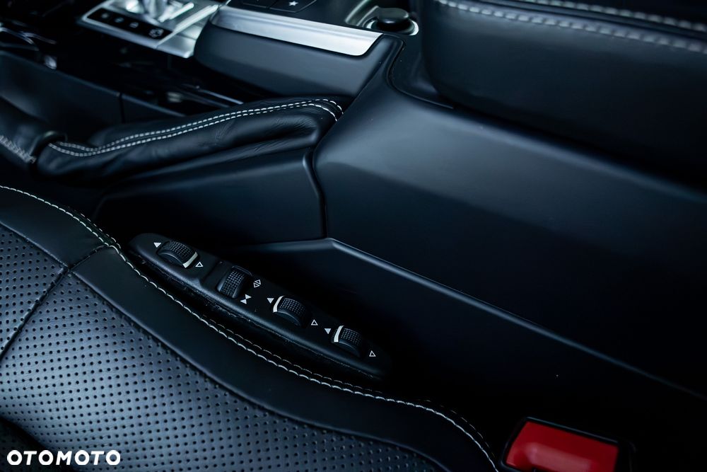 Mercedes-Benz Klasa G 63 AMG AMG SPEEDSHIFT 7G-TRONIC - 35