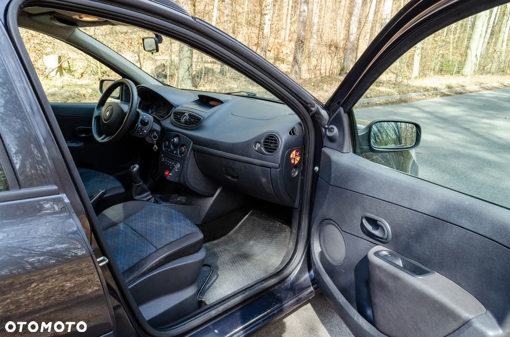 Renault Clio 1.2 16V Wind - 12