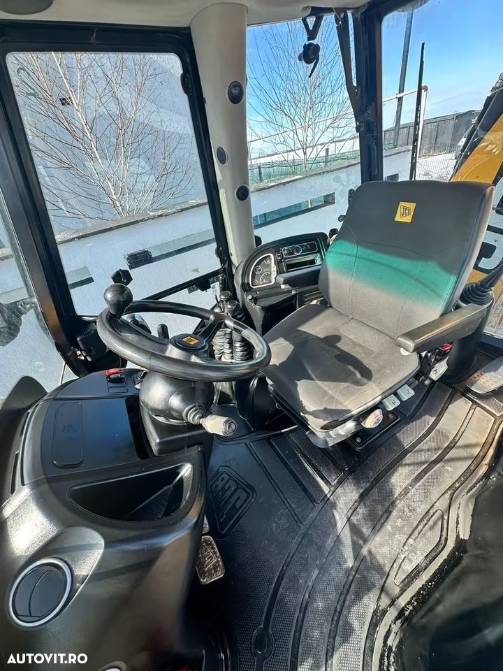 JCB 3cx - 8
