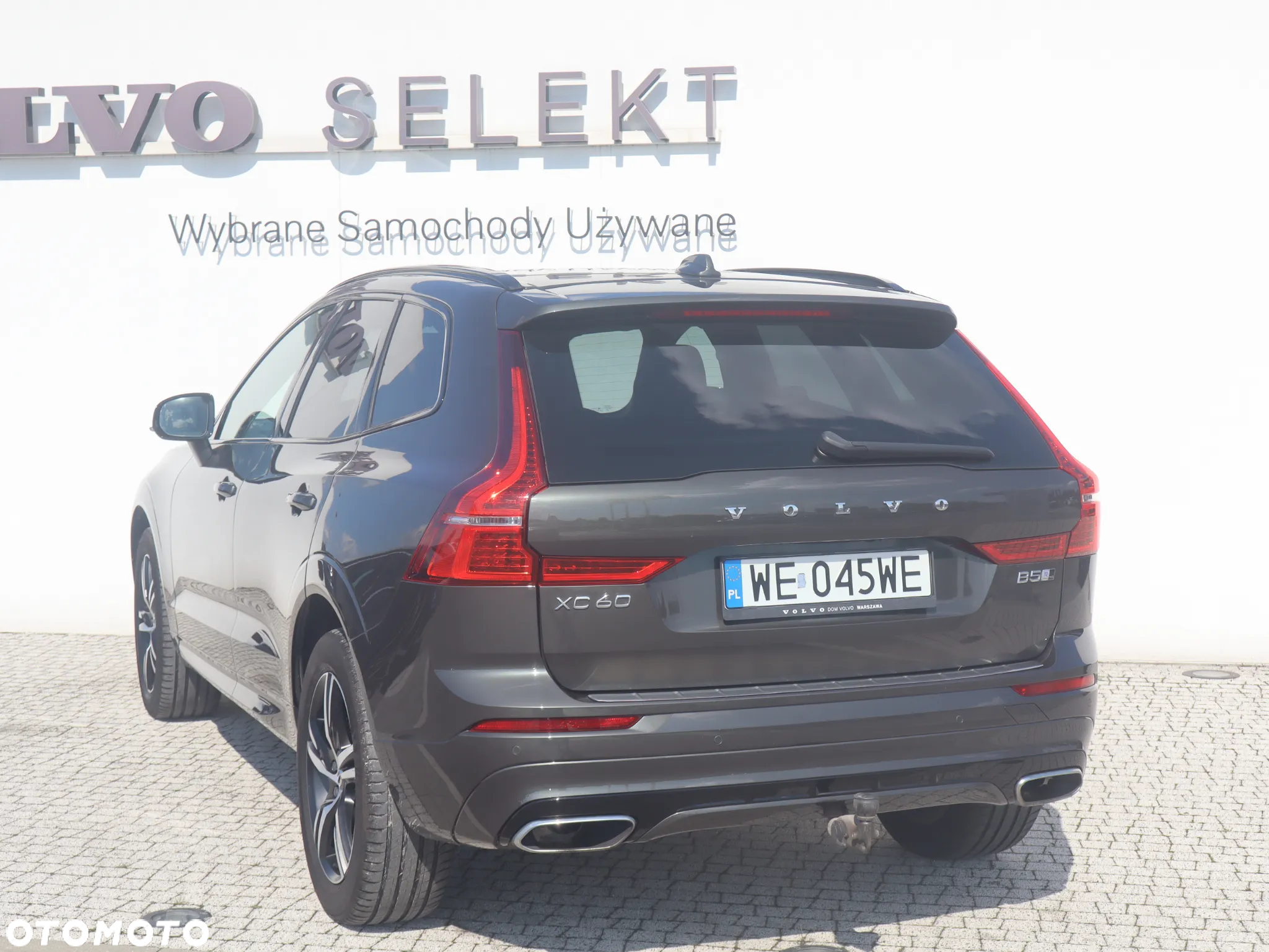 Volvo XC 60 B5 D AWD R-Design - 4
