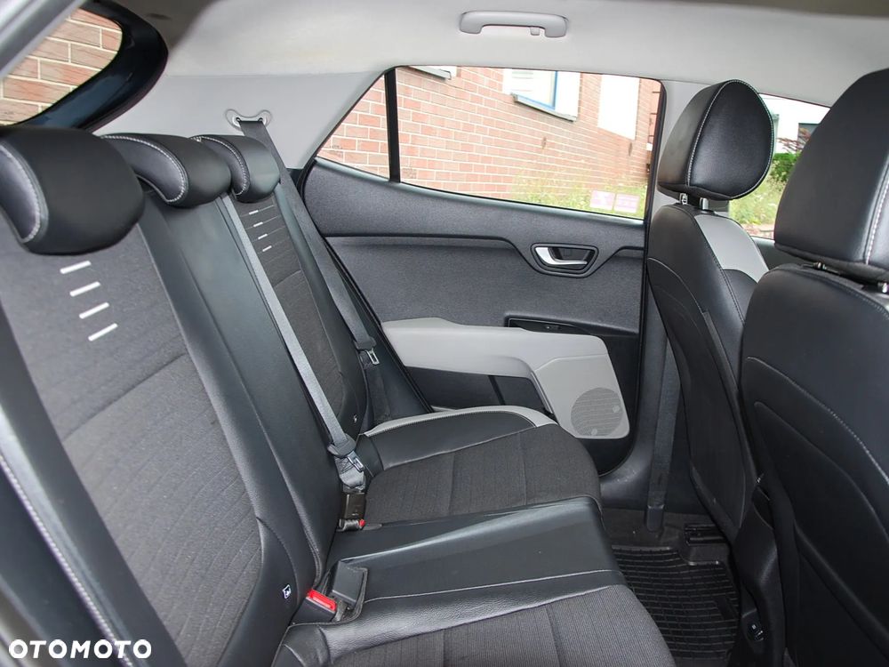 Kia Stonic 1.2 L - 11