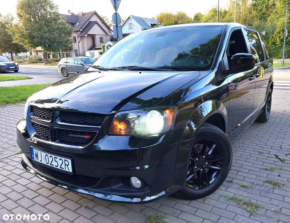 Dodge Grand Caravan - 2