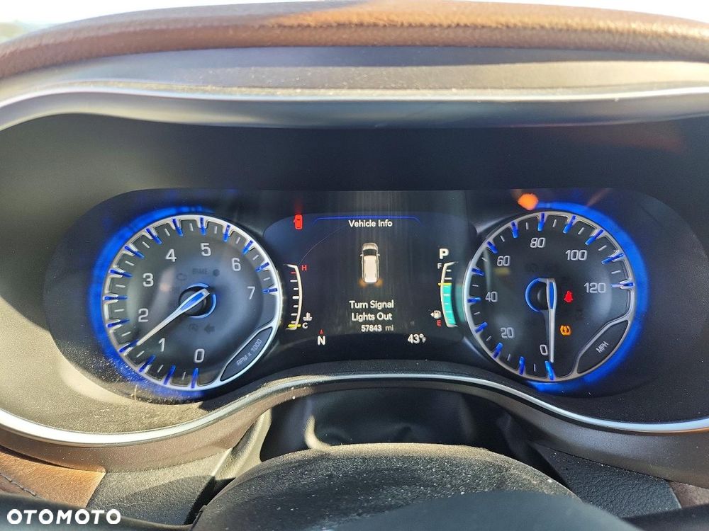 Chrysler Pacifica - 12