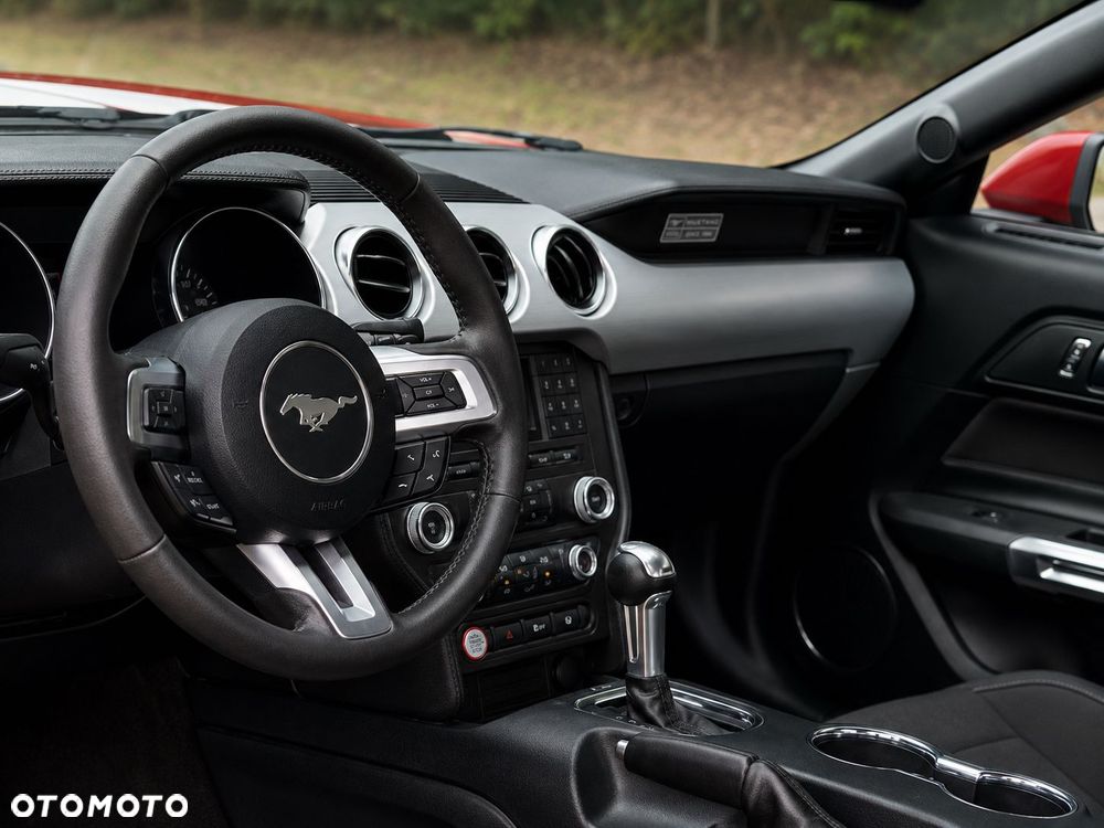 Ford Mustang 3.7 V6 Premium - 11